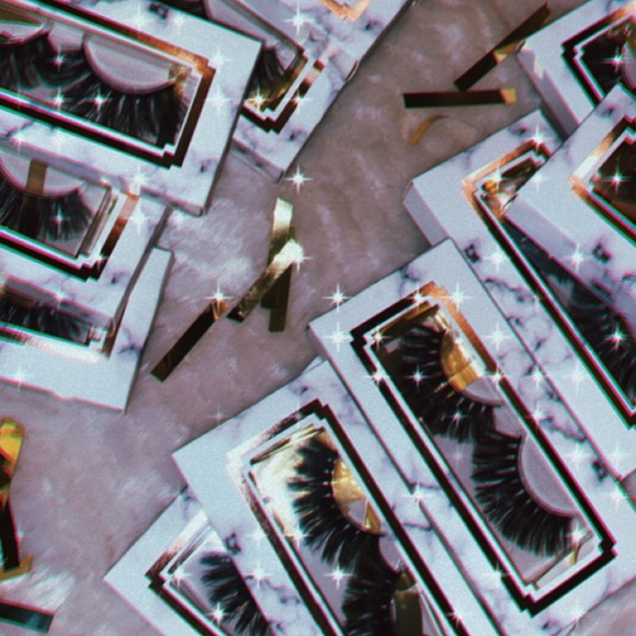 Eyelashes - Picture 5 of 6